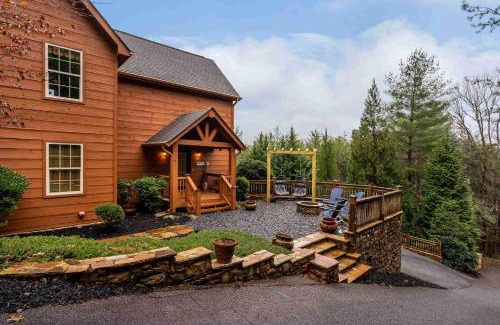 Blairsville House | High Peak Hideaway