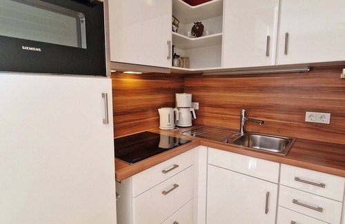 Steinwarder Apartment | High-quality and fully equipped apartment, idyllic view of the Binnens