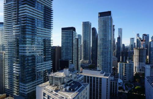 Church and Wellesley Apartment | High-Rise 1BR Condo Skyline View Yonge-College