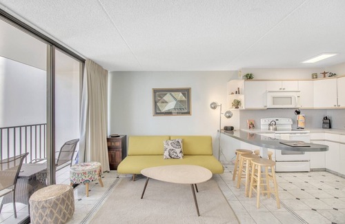 Waikiki Condo | High Rise Ocean View Waikiki Condo, FREE Parking & Wi-Fi by Koko Resort Vacation Rentals
