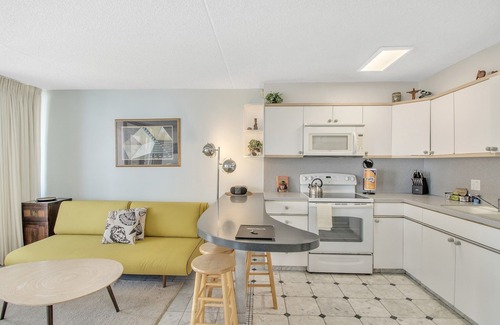 Waikiki Condo | High Rise Ocean View Waikiki Condo, FREE Parking & Wi-Fi by Koko Resort Vacation Rentals