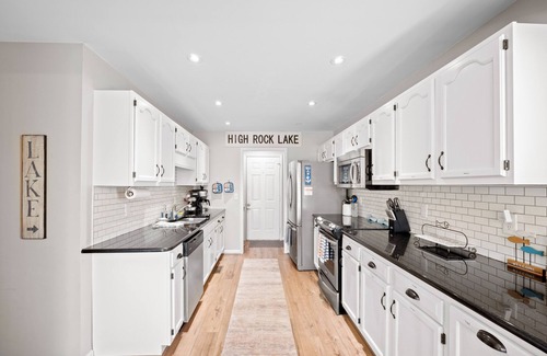 Southmont House | "High Rock Haven 3bed/3 bath home High Rock Lake Games room, Hot Tub, 2 lounges