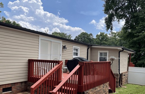 Southmont House | High Rock Lake view! 1 minute walk to Buddle dock & swim!