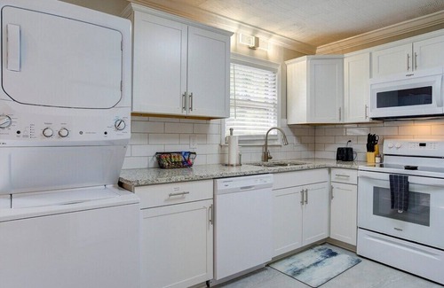 Bristol House | High Rollers 3 BR Home Near Casino