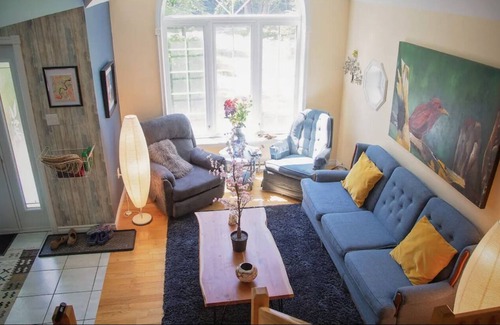 Val-des-Monts Ski Chalet | High speed internet cottage, lake, river, kayak, natural paradise!