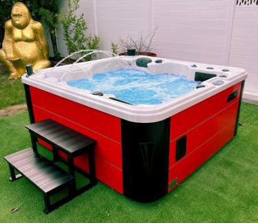 Plaine de la Brague Apartment | High Standing! 200m2 Private Garden Jacuzzi Sun Bed & Interior Spa
