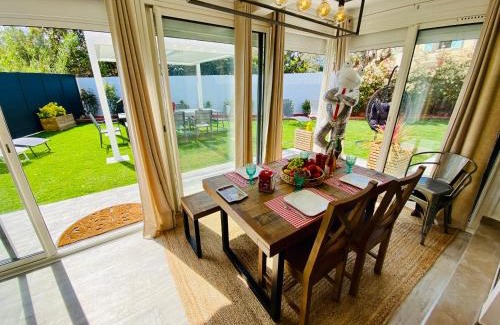 Plaine de la Brague Apartment | High Standing! 200m2 Private Garden Jacuzzi Sun Bed & Interior Spa