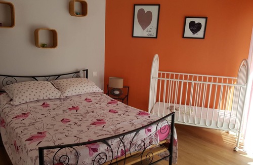 Carnac-Rouffiac House | High standing between vineyards and village. Cahors