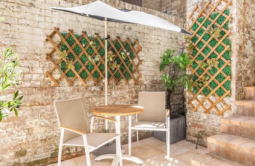 Millers Point Apartment | High Street 14 Self-Catering
