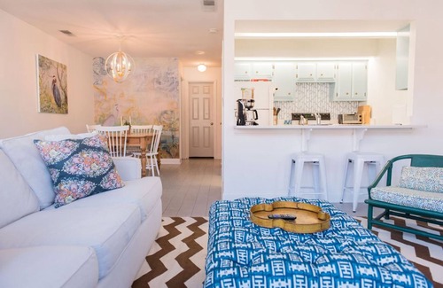 Versailles Apartment | High style on the Bourbon Trail