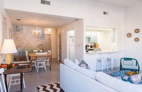 Versailles Apartment | High style on the Bourbon Trail