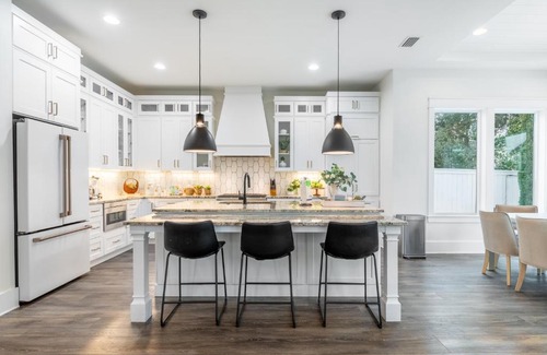 Crystal Beach House | High Tide 2 by AvantStay 3 Mins to Beach Chef Kitchen MAX OCC 18