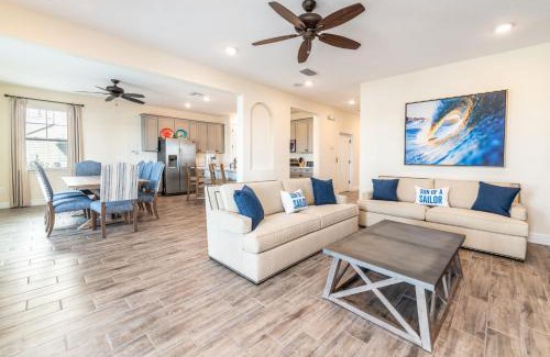 West Kissimmee House | High Tide Cottage With Private Pool Near Disney With Margaritaville Resort & Island H2O Access - 8053Su