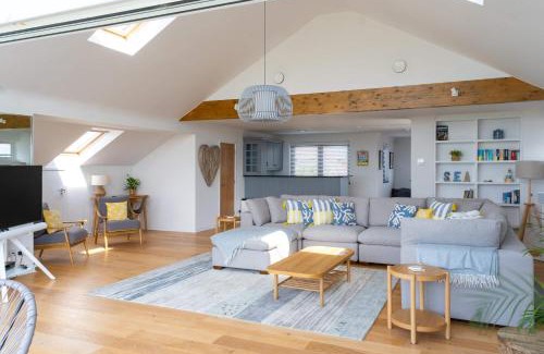 Milford on Sea House | High Tide