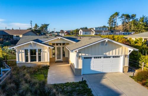 Old Town House | High Tide Haven - Hot Tub Harbor Views