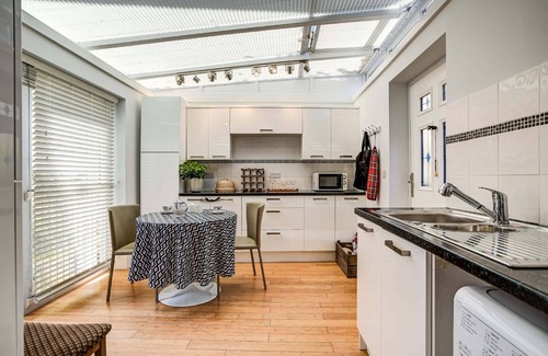 Woodstock House | High Trees Blenheim View | Woodstock Holiday Let | 3 Beds & Sleeps 5