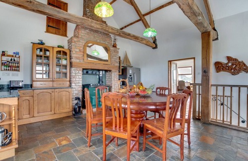 Mullacott House | High View Farmhouse - Six Bedroom House, Sleeps 12