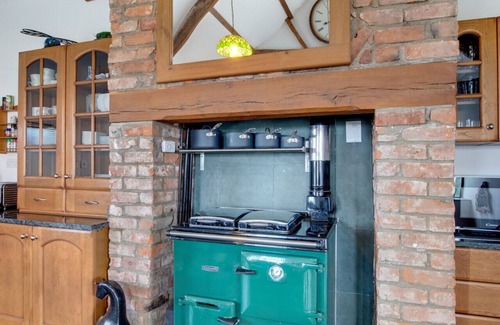 Mullacott House | High View Farmhouse - Six Bedroom House, Sleeps 12