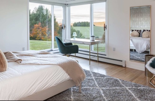 Town of Copake House | High View Hill: modern luxury on 45 scenic acres