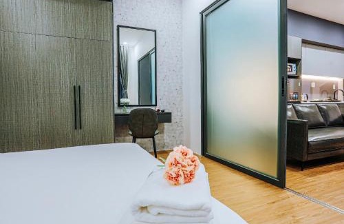 Phuong 6 Apartment | HighClass Suites - Walk-To-Independence Palace, SaiGon's Heart