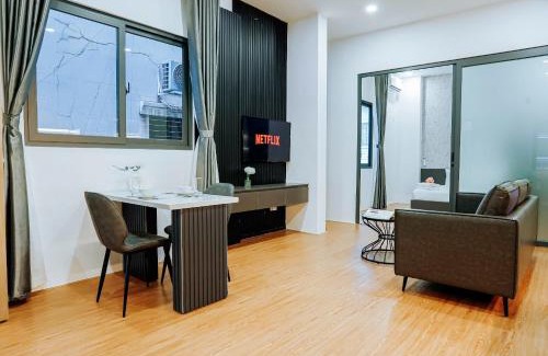 Phuong 6 Apartment | HighClass Suites - Walk-To-Independence Palace, SaiGon's Heart