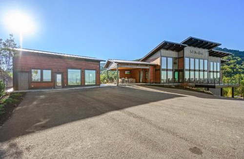 Gatlinburg - Pigeon Forge Villa | Higher Power, 6bdrm 6bath, Specials, Free Tickets, Indoor Pool, Amazing View, Hot Tub, Gameroom