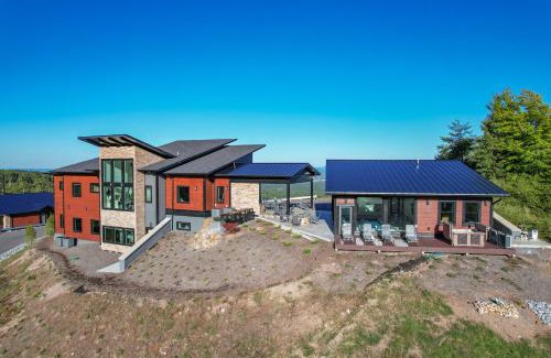 Gatlinburg - Pigeon Forge Villa | Higher Power, 6bdrm 6bath, Specials, Free Tickets, Indoor Pool, Amazing View, Hot Tub, Gameroom