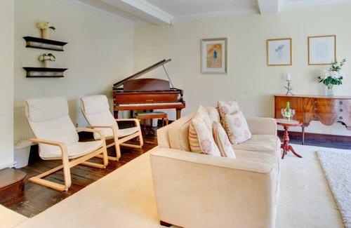 Bishopston House | Highfield House in the beautiful Swansea