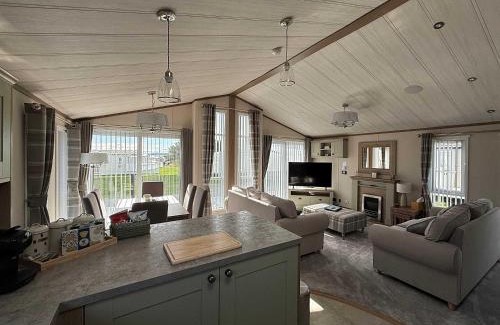Dornoch House | Highland Holiday Getaways - The Heilan' Lodge