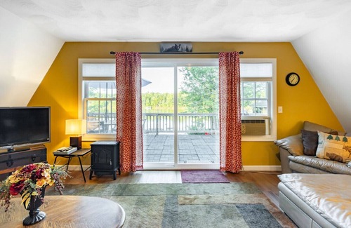 Stoddard Cabin | Highland Lake Waterfront Cabin
