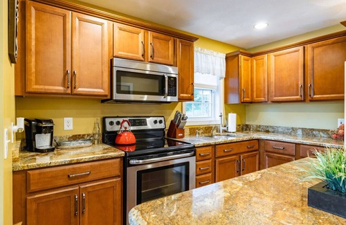Stoddard Cabin | Highland Lake Waterfront Cabin