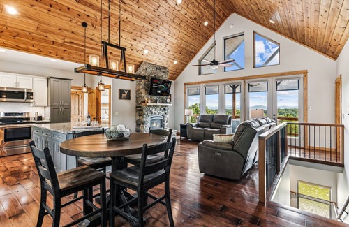 Blairsville House | Highland Overlook- Fall Leaves, Festivals & Football!