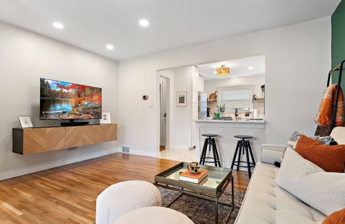 Highland Apartment | Highland Park Hideaway- Standing Desk + Monitor + Private Laundry + Bonfire Pit