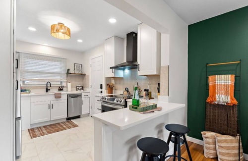 Highland Apartment | Highland Park Hideaway- Standing Desk + Monitor + Private Laundry + Bonfire Pit