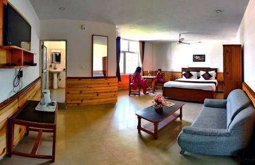 Fatehpur Hotel | Highland Village Resort