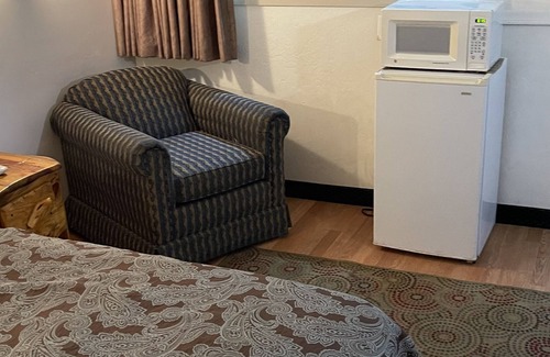 Williams Hotel | Highlander Motel