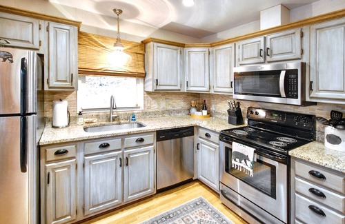 Lake Sequoyah House | Highlands Hideout, Lake Views, Fiber Wi-Fi
