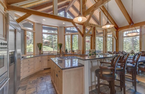 The Highlands House | Highlands Luxury Mnt Home, All Ski Run Views, Close to Gondola, Free VIP Shuttle