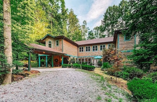 Scaly Mountain House | Highlands Retreat 7 Suite Mountain Home