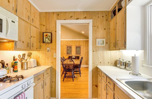 Mirror Lake Cottage | Highlands Vacation Rental in Mirror Lake