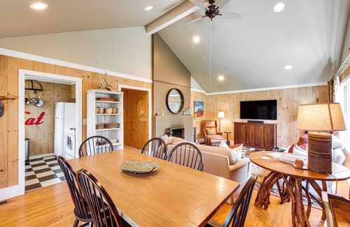 Mirror Lake Cottage | Highlands Vacation Rental in Mirror Lake