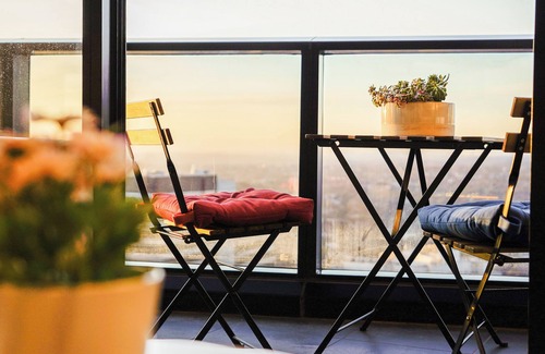 Box Hill Apartment | Highrise Skyline Spectacular View Luxury 2B2B1P