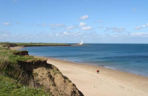 Whitley Bay Apartment | Hightide Seaside Apartment with Beach & Spanish City Views