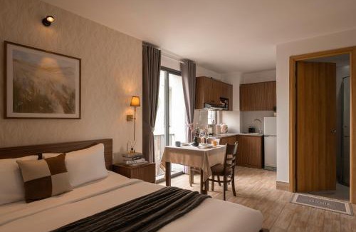 Da Kao Apartment | HihiVillage Serviced Apartment Elevator by SSens Homes