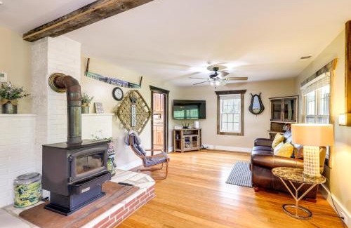 Burnsville House | Hike and Relax Blue Ridge Mountain Retreat!