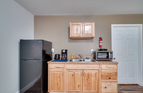 Briceville Apartment | Hike & ATV: Pet-Friendly Briceville Studio