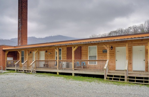 Briceville Apartment | Hike & ATV: Pet-Friendly Briceville Studio