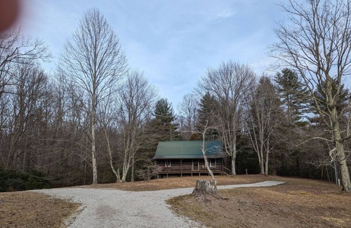 Jamestown Cabin | Hike, bike, horse riding or porch sitting near Big South Fork and Pickett St. Pk
