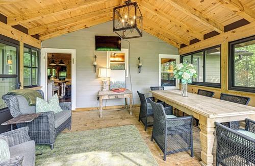 Mirror Lake Cabin | Hike, Fish & Explore: Family Retreat in Highlands