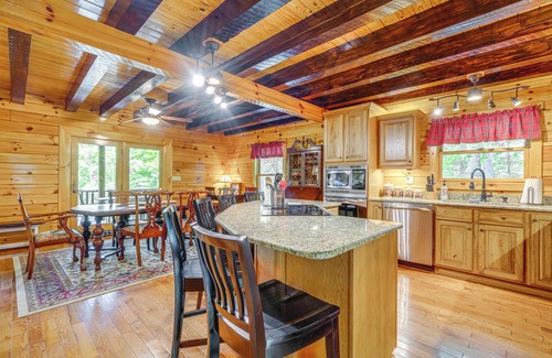 Burnsville Cabin | Hike, Fish & Golf: Burnsville Retreat w/Deck!